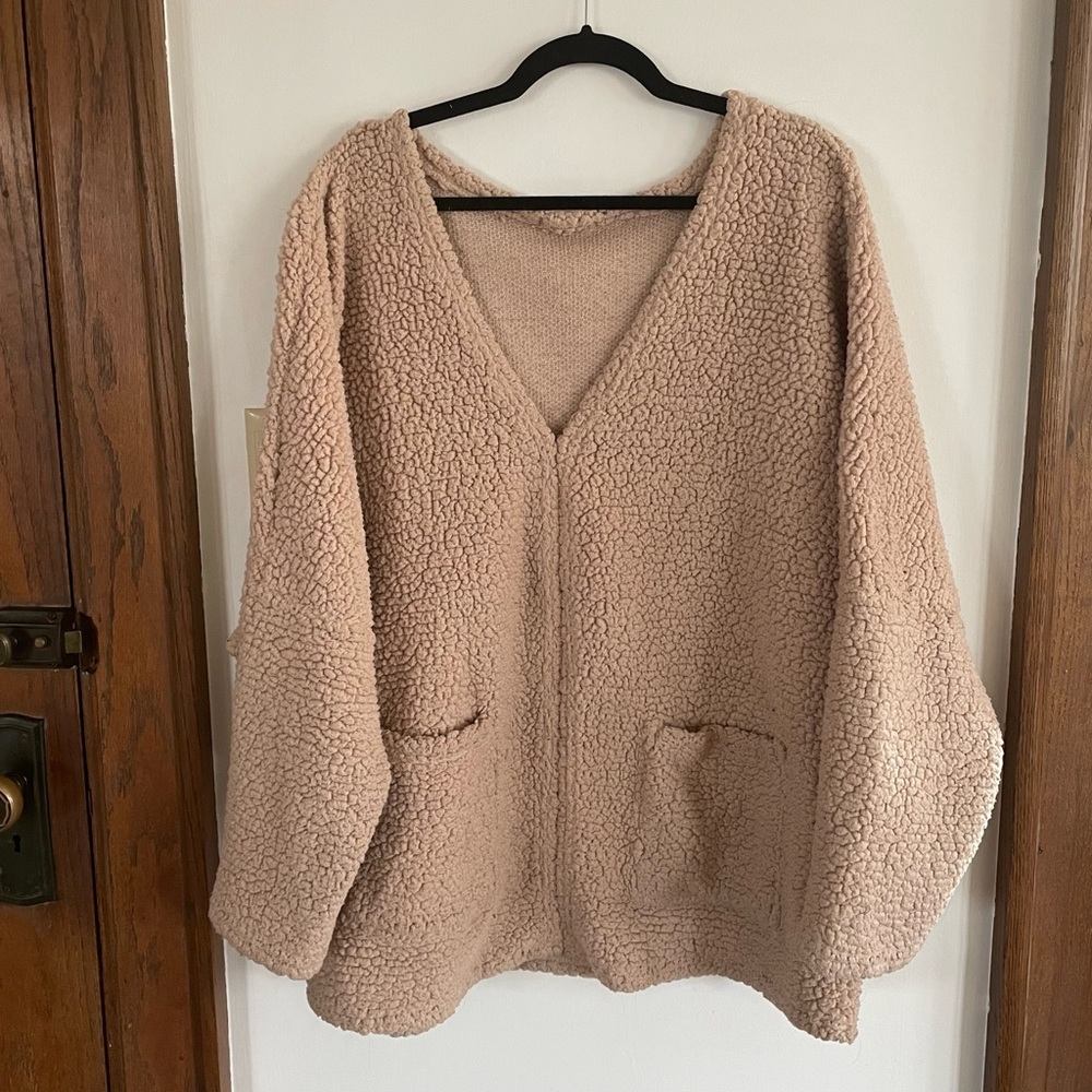 Super fluffy teddy bear pullover, size 2X oversized fit